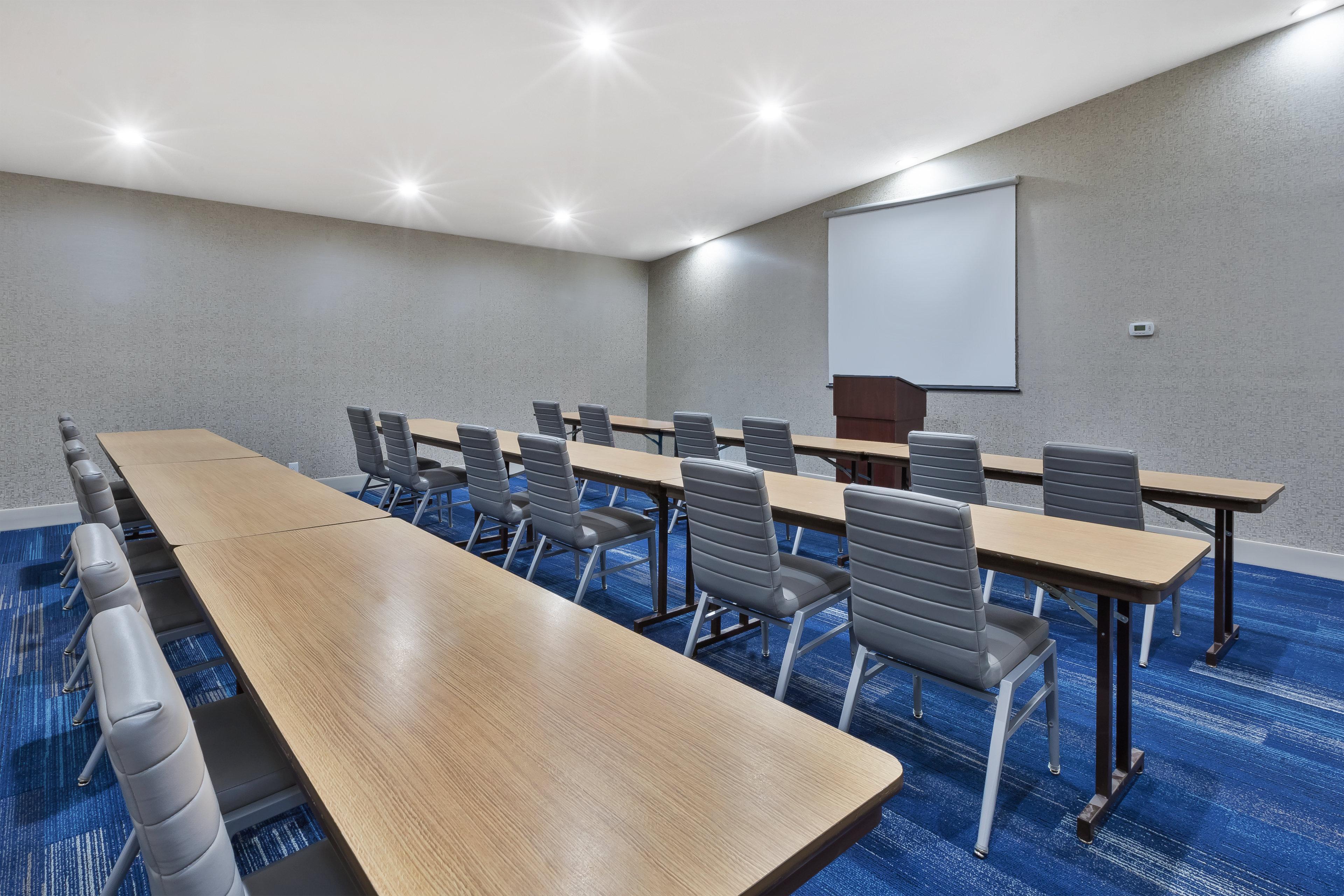 Holiday Inn Express Detroit-Warren/General Motors Technology Center By Ihg Dış mekan fotoğraf
