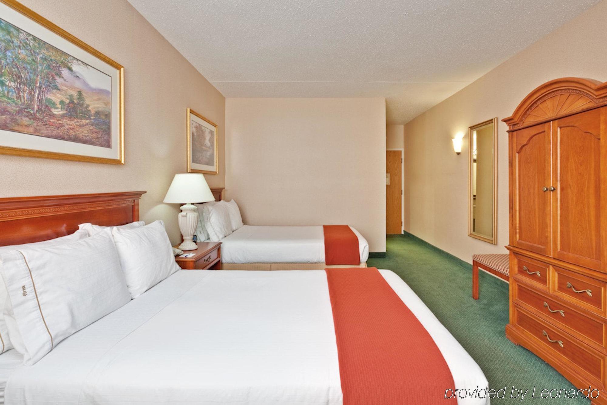 Holiday Inn Express Detroit-Warren/General Motors Technology Center By Ihg Oda fotoğraf