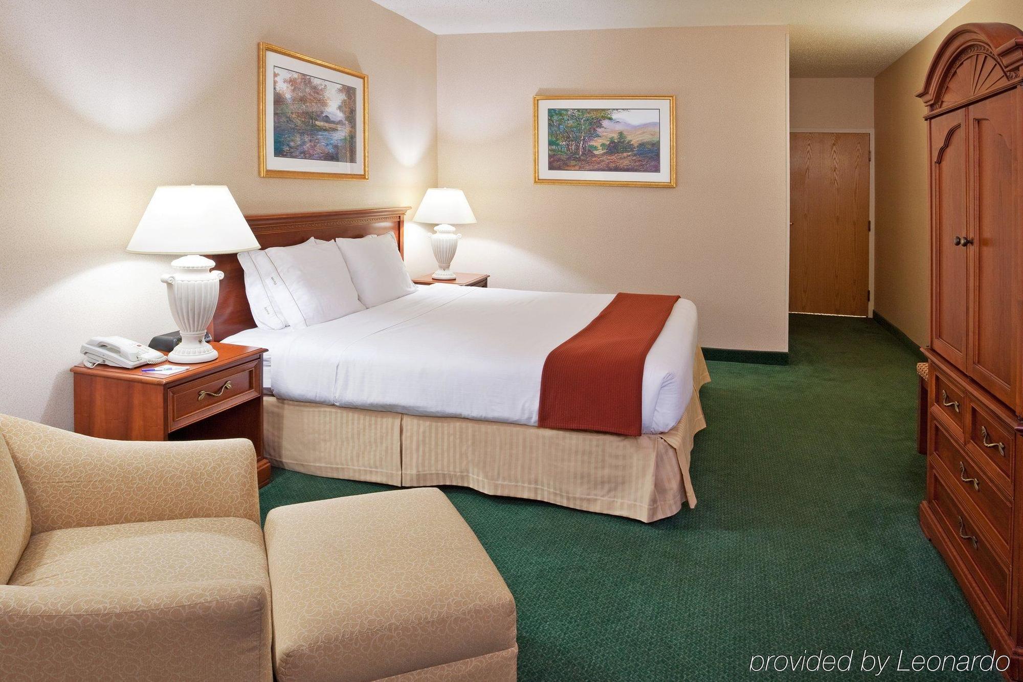 Holiday Inn Express Detroit-Warren/General Motors Technology Center By Ihg Dış mekan fotoğraf