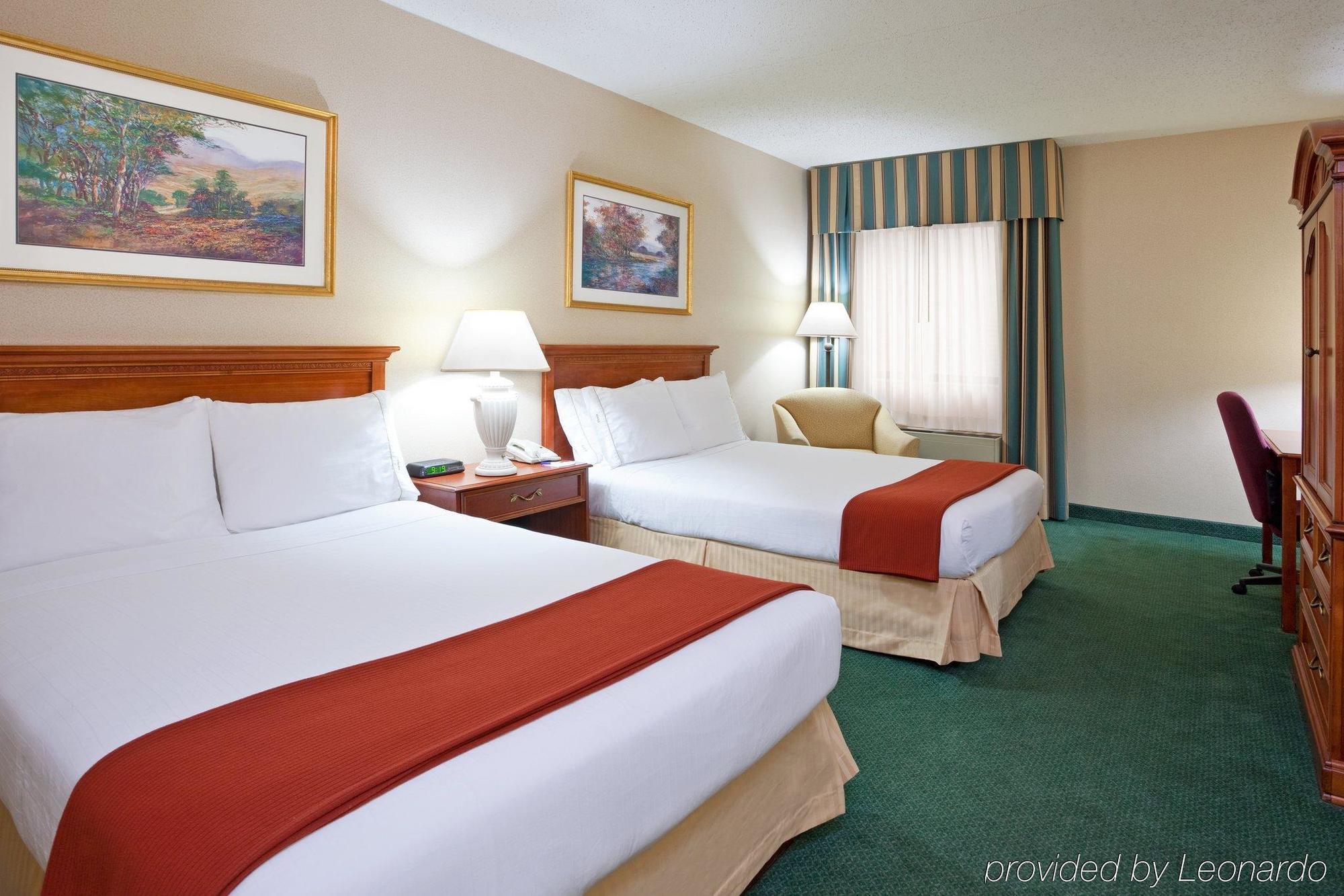 Holiday Inn Express Detroit-Warren/General Motors Technology Center By Ihg Dış mekan fotoğraf